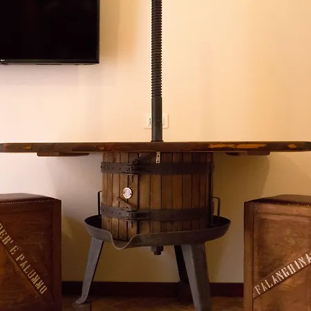 Couette-café Sosta Flegrea 4*